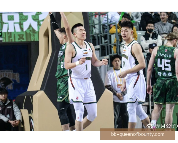 2026-27赛季赵柏清在南京同曦打磨挡拆配合与拉杆上篮